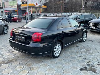 Toyota Avensis foto 6