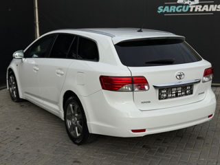 Toyota Avensis foto 6