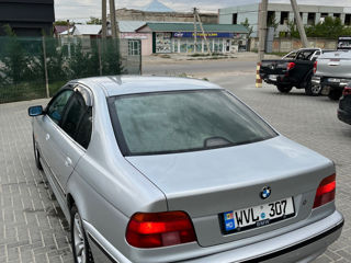 BMW 5 Series foto 5