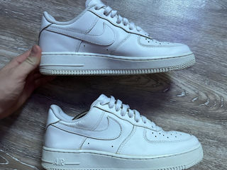 Nike Air Force 1 Triple White foto 5