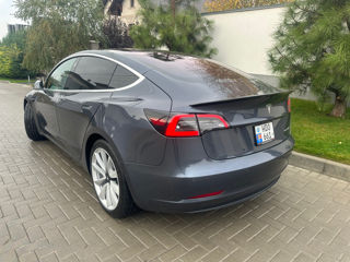 Tesla Model 3 foto 2