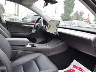 Tesla Model Y foto 11