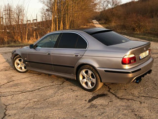 BMW 5 Series foto 2