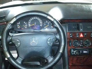 Mercedes E Class foto 6