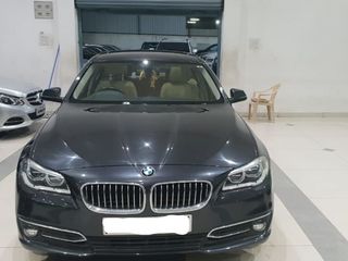 BMW 5 Series foto 3