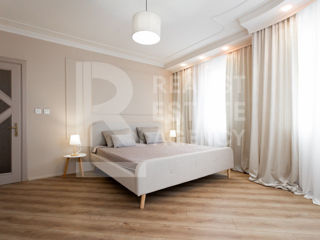 Apartament cu 5 camere sau mai multe, 240 m², Centru, Chișinău foto 7