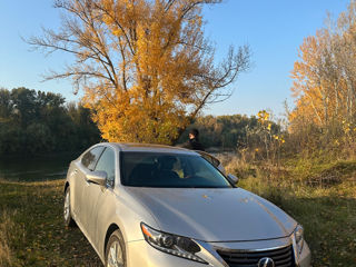 Lexus ES Series