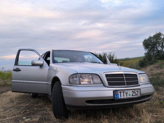 Mercedes C-Class foto 4