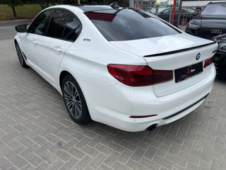 BMW 5 Series foto 4