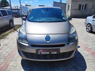 Renault Grand Scenic foto 2