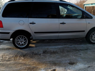 Volkswagen Sharan foto 2