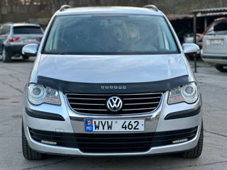 Volkswagen Touran foto 5