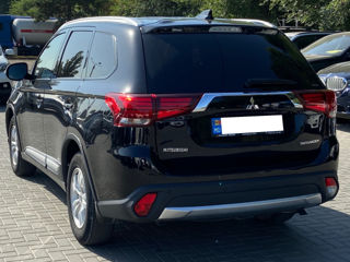 Mitsubishi Outlander foto 3