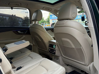 Audi Q7 фото 11
