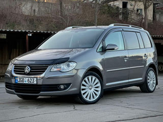 Volkswagen Touran foto 3