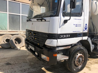 Mercedes Actros 3331 foto 5