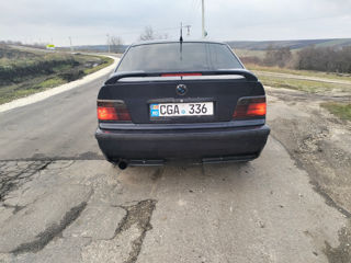 BMW 3 Series foto 5