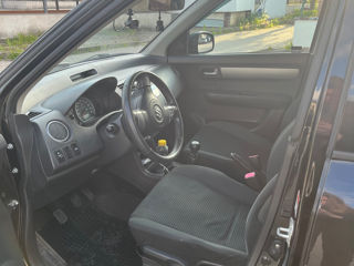 Suzuki Swift фото 5