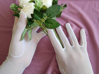 Mănuși albe și negre pentru nunți și fotosesii foto 9