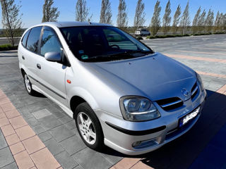 Nissan Almera Tino foto 2