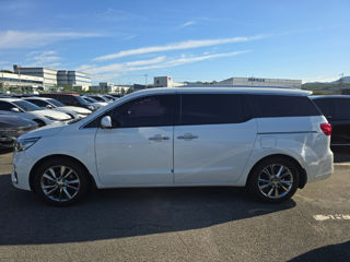 KIA Carnival foto 5