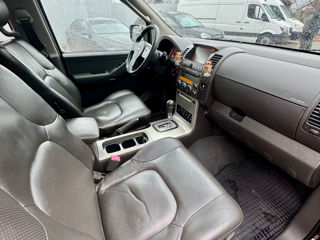 Nissan Pathfinder foto 8