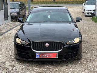 Jaguar XE foto 3