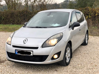 Renault Grand Scenic foto 2