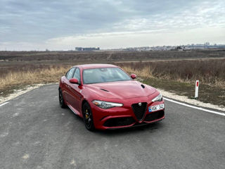 Alfa Romeo Giulia foto 4