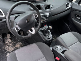 Renault Grand Scenic foto 3