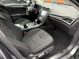 Ford Mondeo foto 16