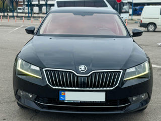 Skoda Superb foto 2