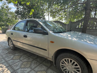 Mazda 323 foto 2