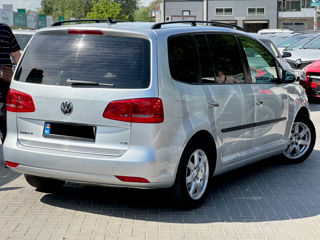 Volkswagen Touran foto 3