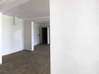 Apartament cu 4 camere, 151 m², Centru, Orhei foto 2