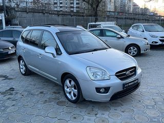 KIA Carens foto 1