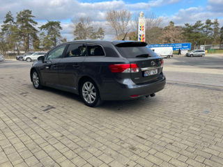 Toyota Avensis foto 4