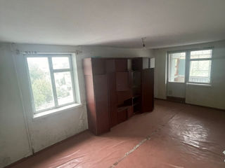 Apartament cu 2 camere, 57 m², Centru, Briceni foto 2