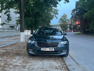 Skoda Superb foto 1