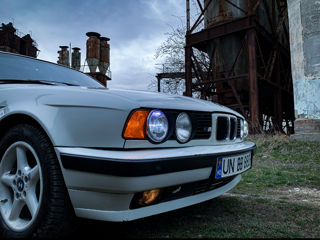 BMW 5 Series foto 2