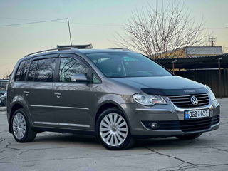 Volkswagen Touran foto 5