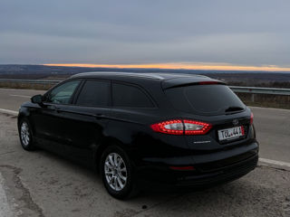 Ford Mondeo foto 2