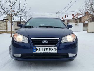 Hyundai Elantra foto 1