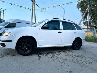 Skoda Fabia фото 3