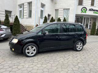 Volkswagen Touran foto 8