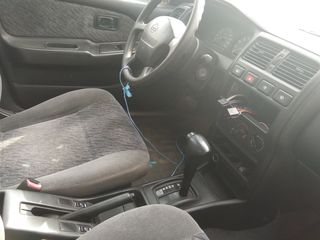 Nissan Almera foto 1