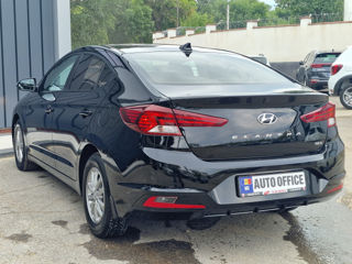 Hyundai Elantra foto 6