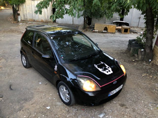 Ford Fiesta foto 5