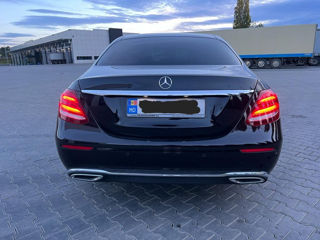 Mercedes E-Class foto 2