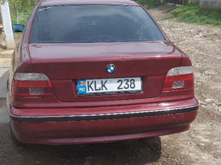 BMW 5 Series foto 1